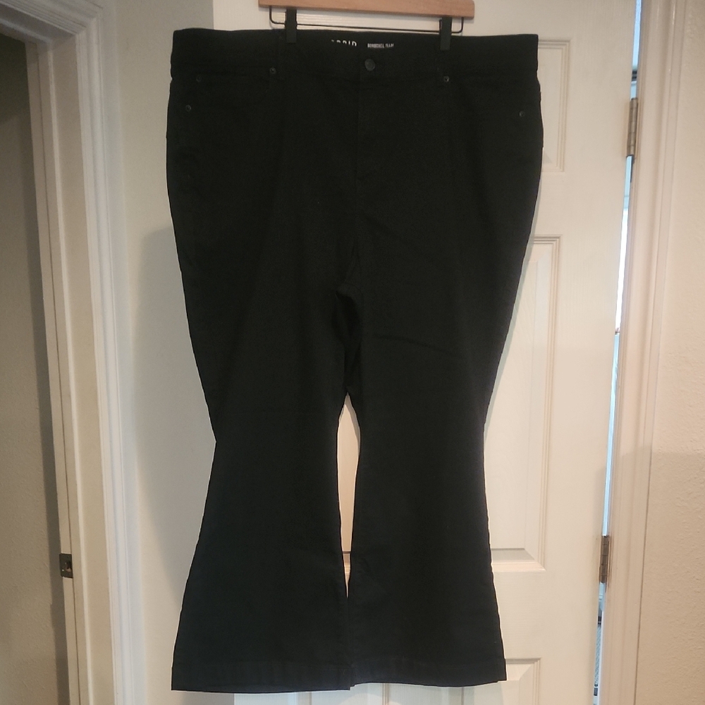 NWOT Torrid Sz 28 R Black Bombshell Flare Super Soft Denim Jeans Sexy Curve Bomb